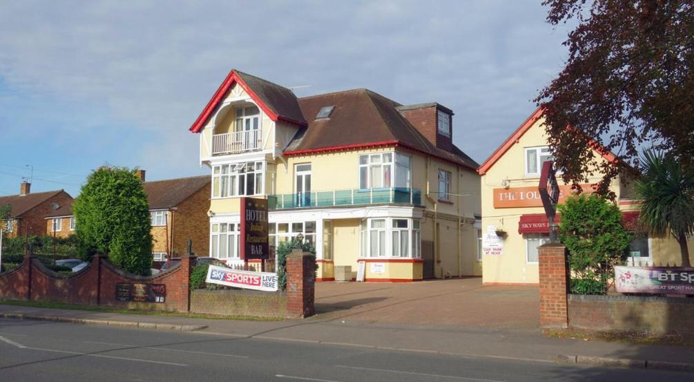 Skyways Hotel Slough Exterior foto